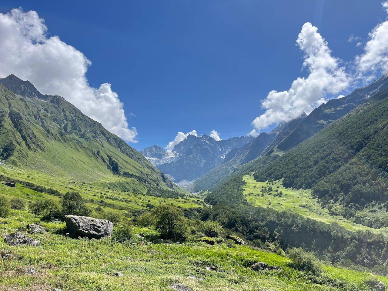 Valley of Flowers Travel Guide 2026 – Complete Guide for First‑Time Visitors - Featured Image